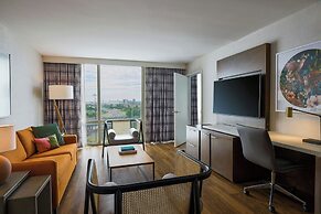 Renaissance Meadowlands Hotel