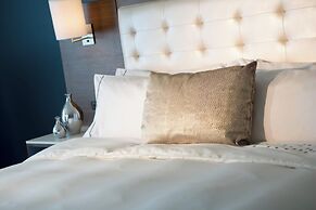 Renaissance Meadowlands Hotel