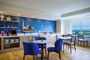 Renaissance Meadowlands Hotel