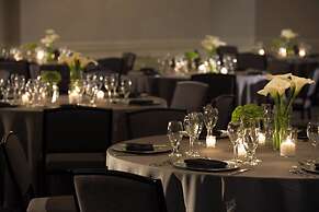 Renaissance Meadowlands Hotel