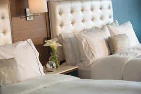 Renaissance Meadowlands Hotel