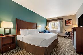 SureStay Plus Hotel by Best Western Topeka Northwest