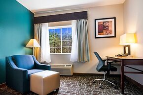 SureStay Plus Hotel by Best Western Topeka Northwest