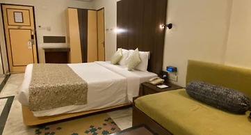 The Emerald Hotel & Executive Apartments