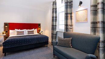 Berkeley Square Hotel
