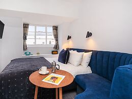 Berkeley Square Hotel