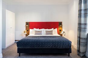 Berkeley Square Hotel