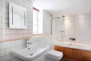 Berkeley Square Hotel
