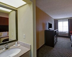 Quality Inn & Suites Pine Bluff