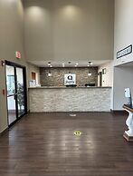 Quality Inn & Suites Pine Bluff
