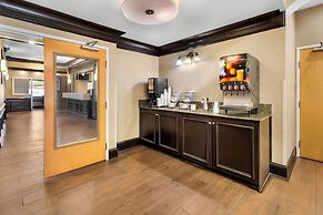 Comfort Suites At Rivergate Mall
