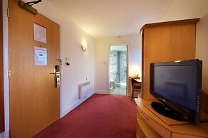 Waterloo Hub Hotel & Suites