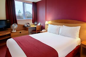 Waterloo Hub Hotel & Suites