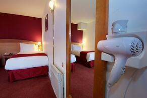 Waterloo Hub Hotel & Suites