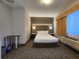 Days Inn & Conference Centre by Wyndham Penticton