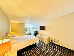 Travelodge by Wyndham Thomasville AL