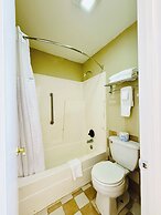 Travelodge by Wyndham Thomasville AL