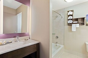 La Quinta Inn & Suites by Wyndham Hopkinsville