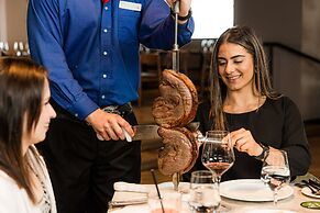 Hilton Niagara Falls/Fallsview Hotel & Suites