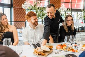 Hilton Niagara Falls/Fallsview Hotel & Suites