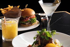 Hilton Niagara Falls/Fallsview Hotel & Suites