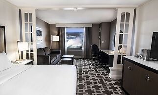 Hilton Niagara Falls/Fallsview Hotel & Suites