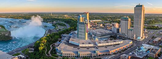 Hilton Niagara Falls/Fallsview Hotel & Suites