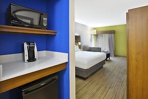 Holiday Inn Express & Suites Milford by IHG