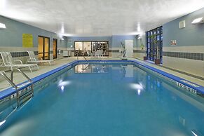 Holiday Inn Express & Suites Milford by IHG