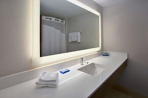 Holiday Inn Express & Suites Milford by IHG