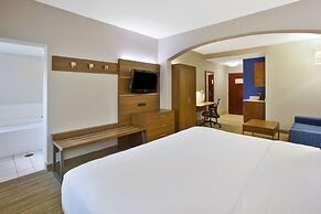 Holiday Inn Express & Suites Milford by IHG
