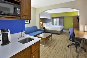 Holiday Inn Express & Suites Milford by IHG