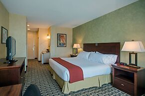 Holiday Inn Express & Suites Youngstown N (Warren/Niles) by IHG