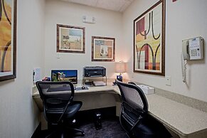 Holiday Inn Express & Suites Youngstown N (Warren/Niles) by IHG