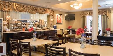 Holiday Inn Express & Suites Youngstown N (Warren/Niles) by IHG