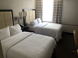 Hampton Inn & Suites Milwaukee Downtown