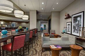 Hampton Inn & Suites Milwaukee Downtown