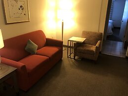 Hampton Inn & Suites Milwaukee Downtown