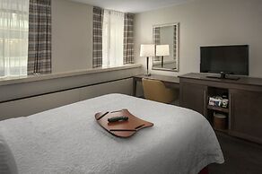 Hampton Inn & Suites Milwaukee Downtown