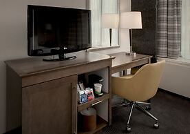 Hampton Inn & Suites Milwaukee Downtown