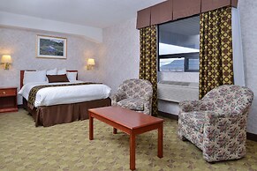 Lexington Inn & Suites Windsor