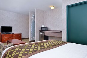Lexington Inn & Suites Windsor