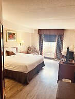 Lexington Inn & Suites Windsor