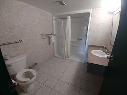 Lexington Inn & Suites Windsor