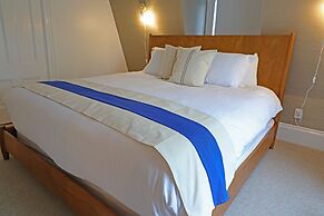 The Hotel Marblehead