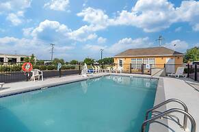 Quality Inn Oak Ridge