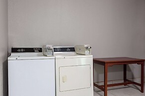 Super 8 by Wyndham Ottawa