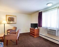 Econo Lodge Inn & Suites