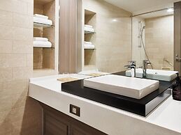 RIHGA Royal Hotel Osaka, Vignette Collection by IHG