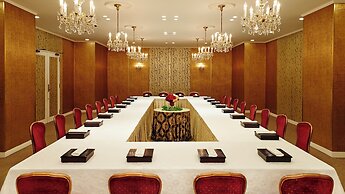 RIHGA Royal Hotel Osaka, Vignette Collection by IHG